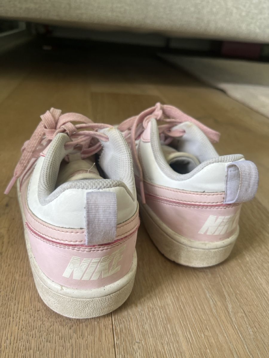 Nike Scarpe da donna: Nike Sneakers Grösse 37.5  – Usato da Emmen venduto da cocowalk 1