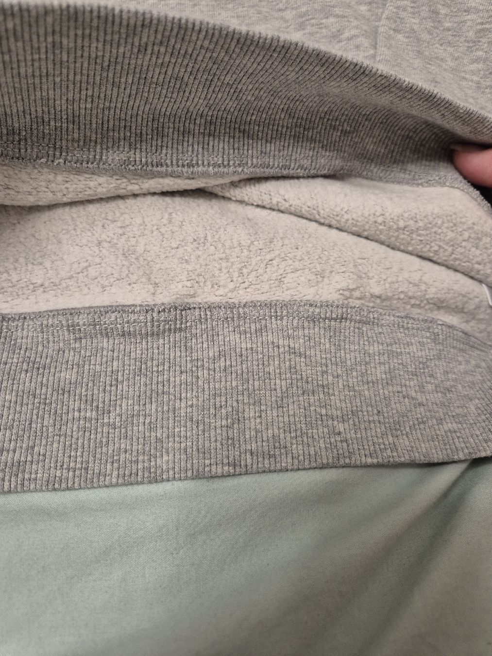 Kleiderpakete & -sets: 4 Mädchen Pullover und Langarmshirts Gr. 134/140 – Gebraucht aus Wil SG von Rena-Mija 2
