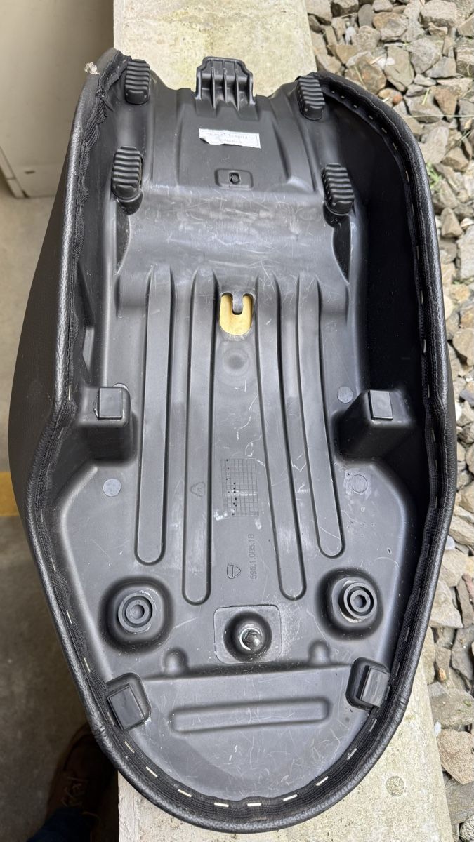 Tutti i ricambio per moto: Sitzbank Ducati Scrambler – Usato da Brunnen venduto da Saschb 3