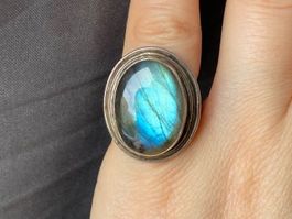 Schöner Silberring mit Labradorit Gr. 48 blau grün