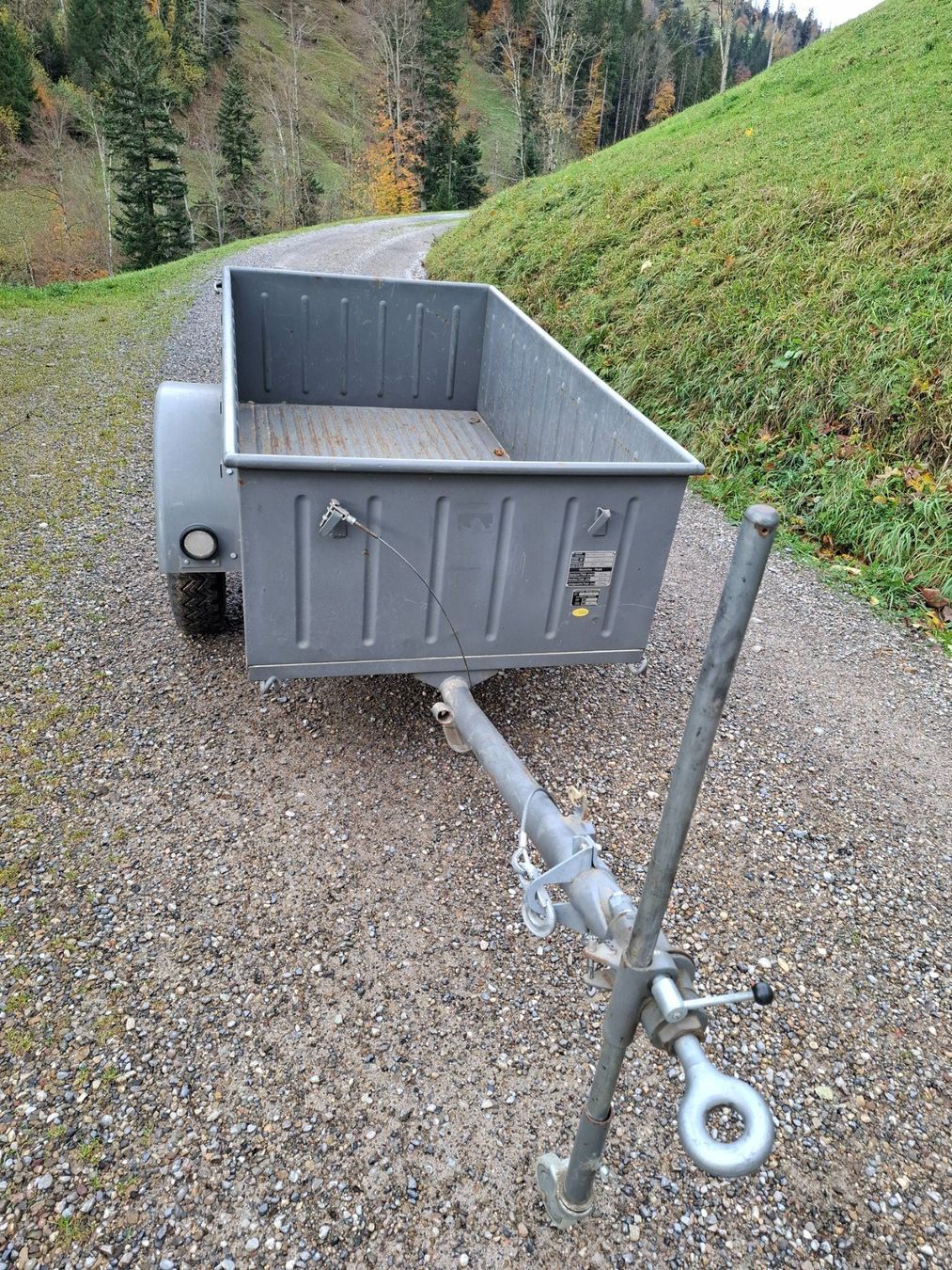 Rimorchi: Robuster Zivilschutz Anhänger – Usato da Steg im Tösstal venduto da LARO14