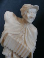 Figur Handharmonika Musiker Streuner Bein Horn Knochen rar