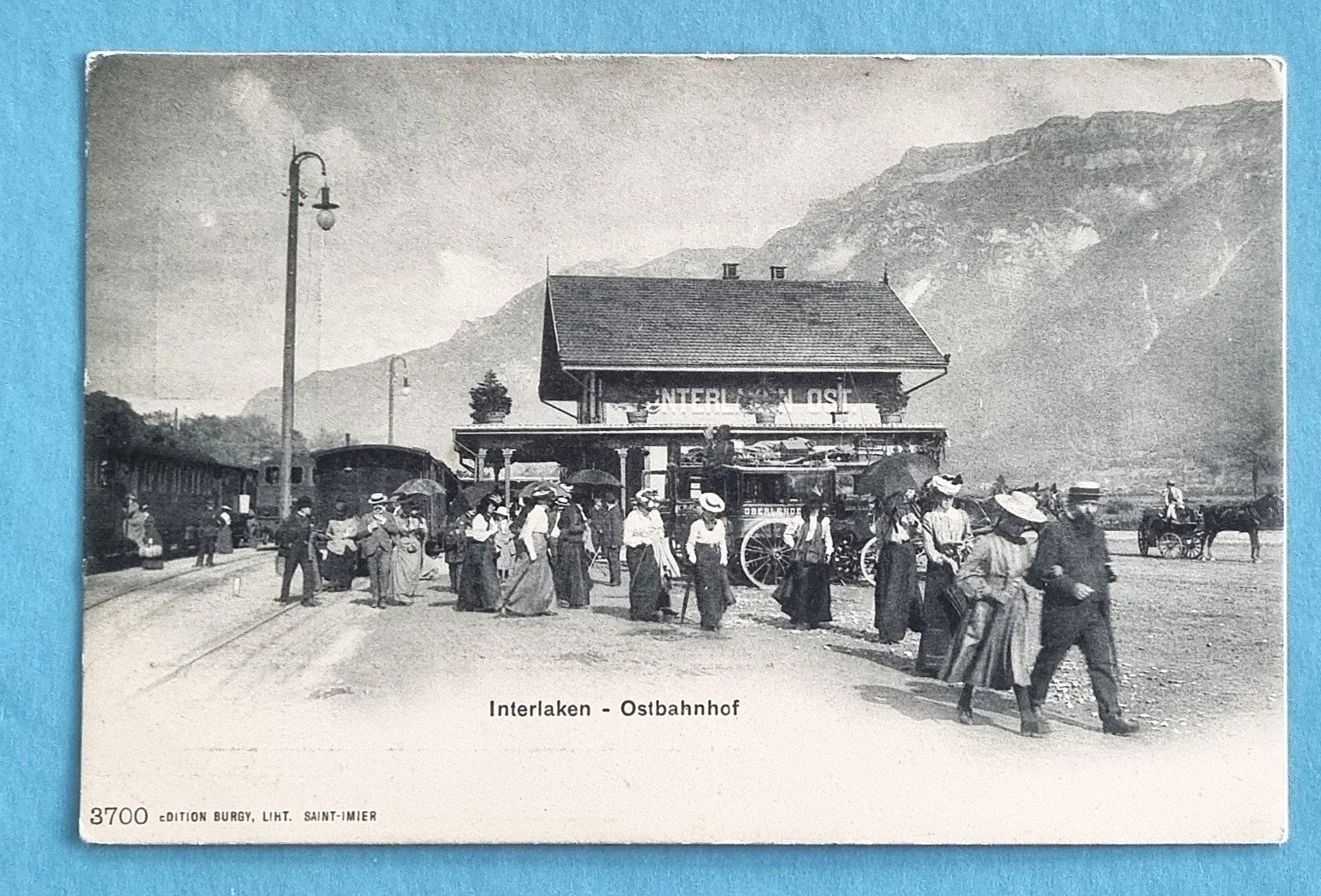 Cartoline postali: Intelaken - Bahnhof Ost - Eisenbahn – Usato da Rothrist venduto da RROENK