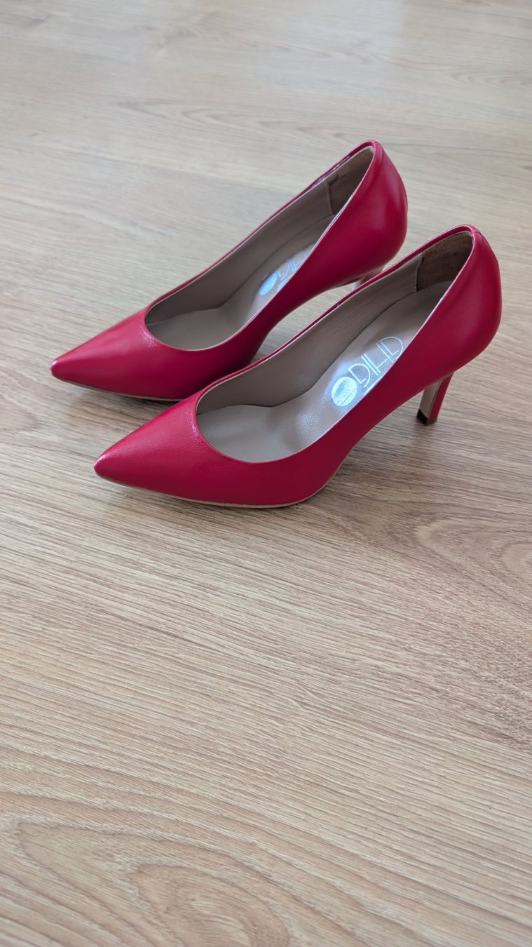 Chaussures femmes: NEU Ital. Leder Designer Schuhe Gr.33 – Neuf (Voir description) à Gränichen par des_d9rk