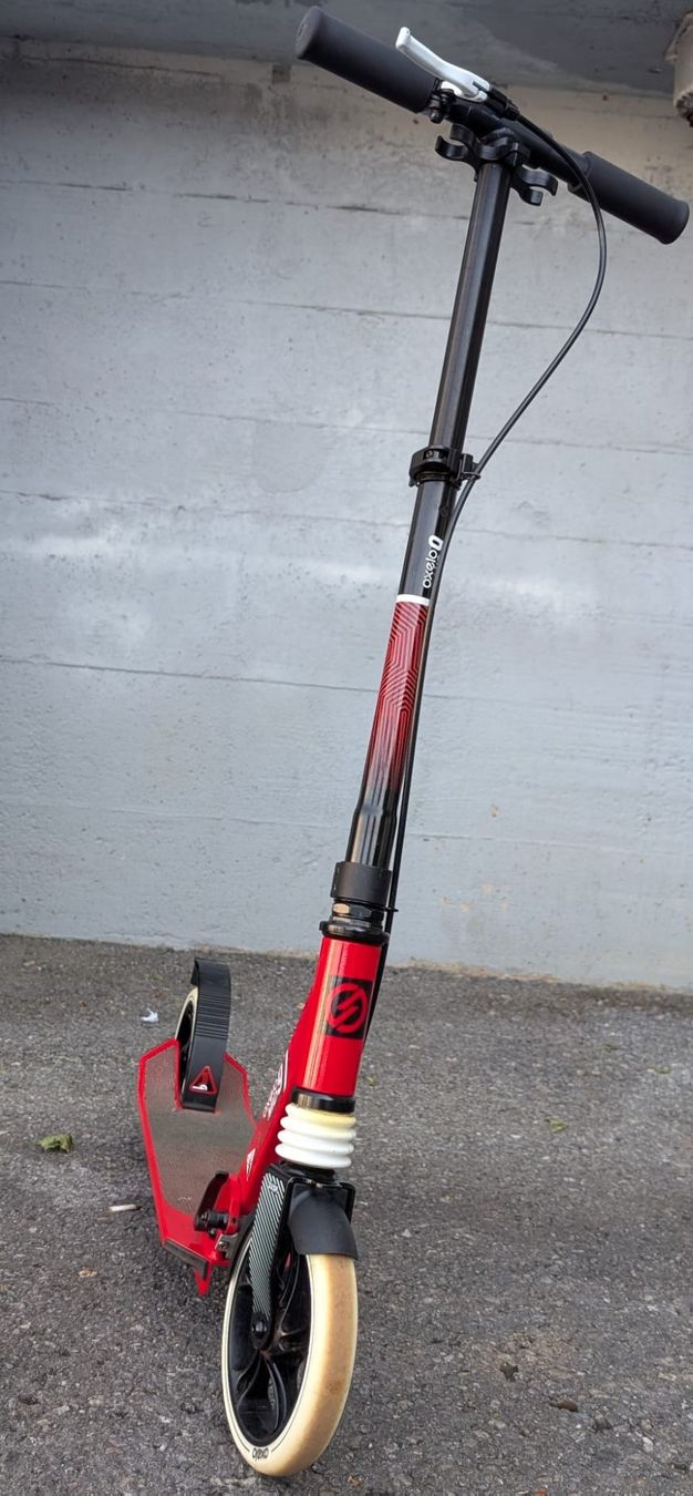 Oxelo Kickboard: Scooter / Trottinett - Marke OXELO - MID 9 rot – Gebraucht aus Sursee von k12g223