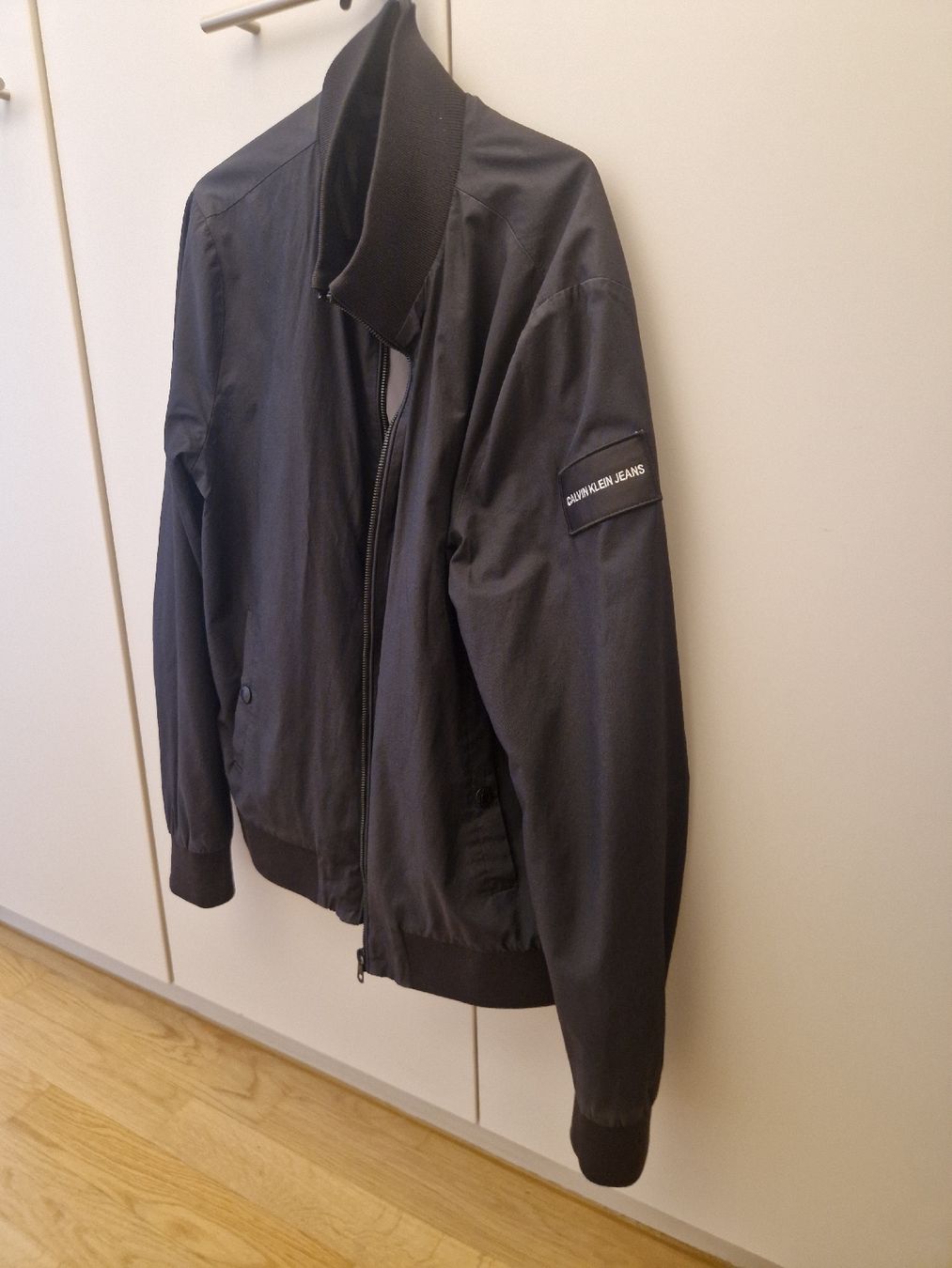 Giacche: Calvin Klein Bomberjacke Grösse M – Usato da Pfungen venduto da R-Tunes 1