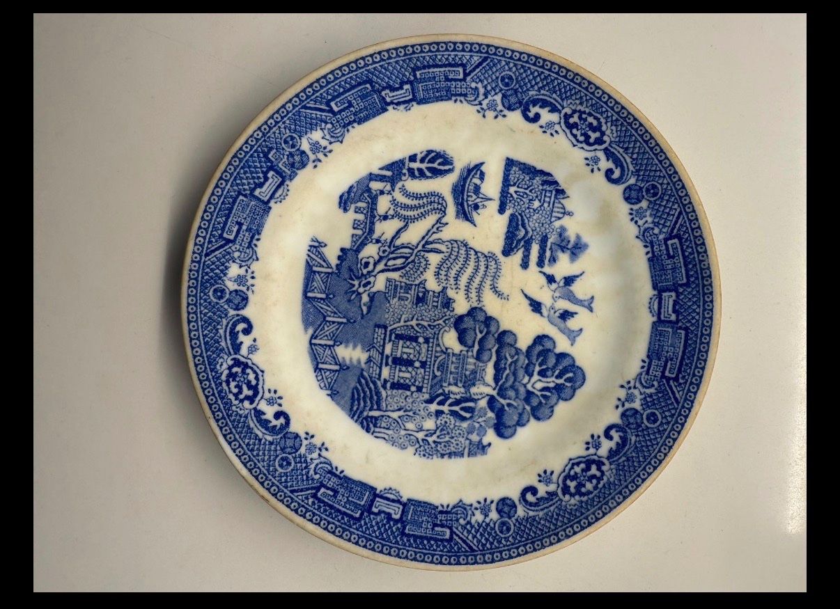 Teller: 2 alte Dunn Bennett & Co Ltd Teller "Blue Willow" – Gebraucht aus Basel von Rouge. 9