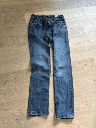 Jeans Lost in Paradise 27/32