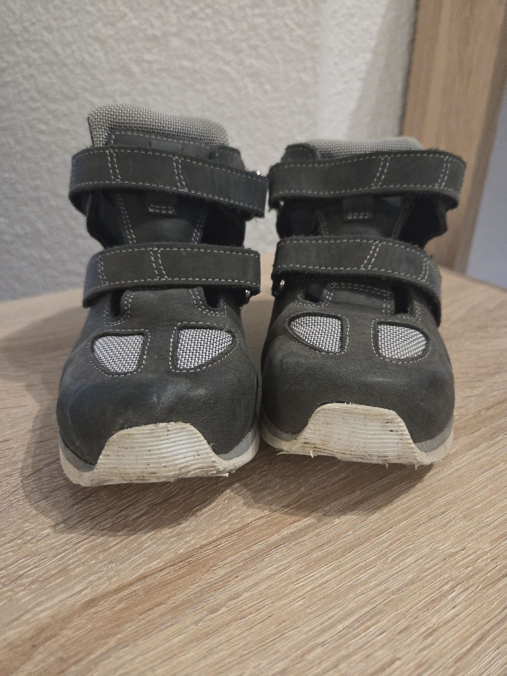 Scarpe per ragazzi: orthesenschuhe Sandalen Gr.29 – Usato da Näfels venduto da CH.Kchlineknopf 1
