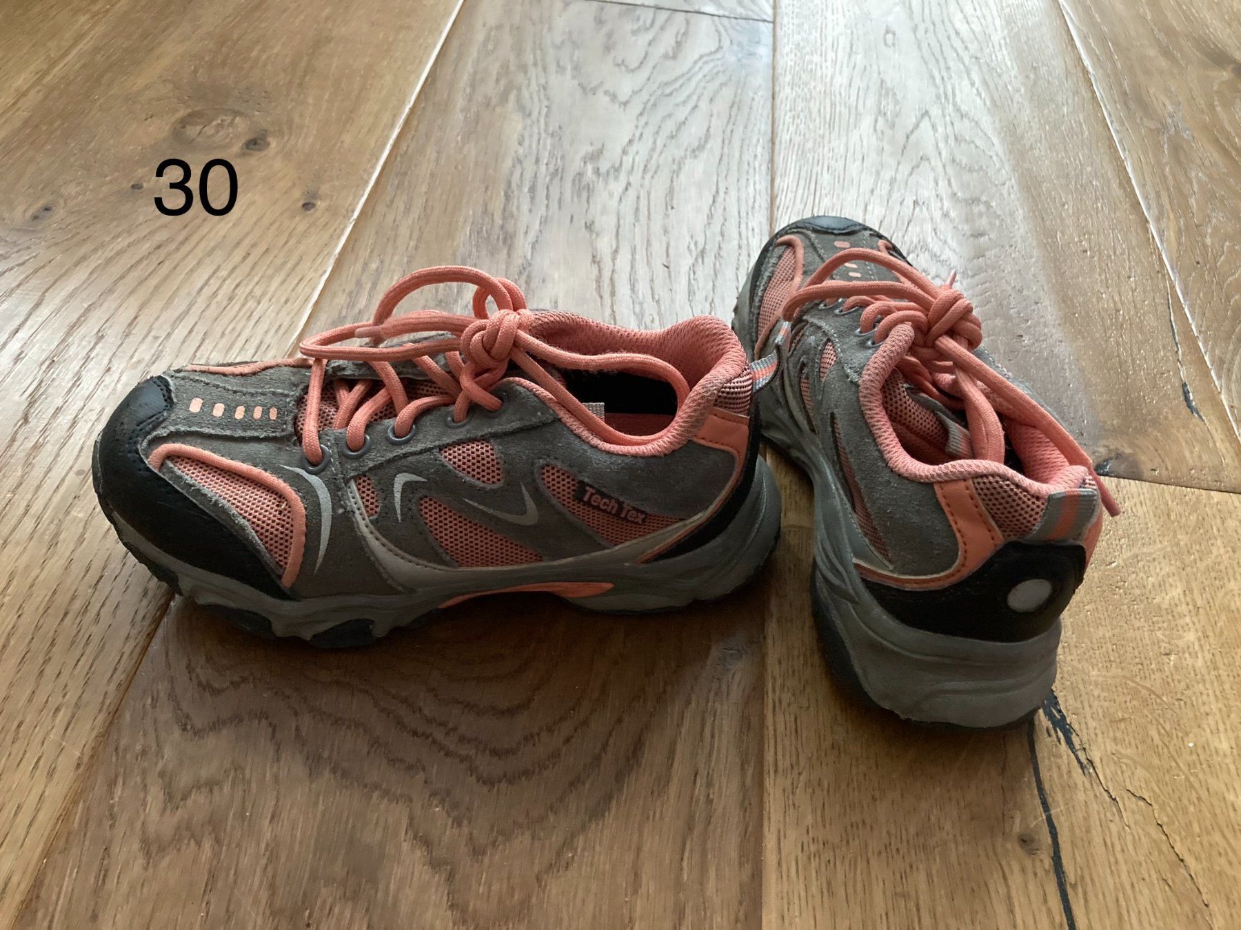 Scarpe per ragazze: Trekkingschuhe Grösse 30 – Usato da Granges-Paccot venduto da Fwaeber 1