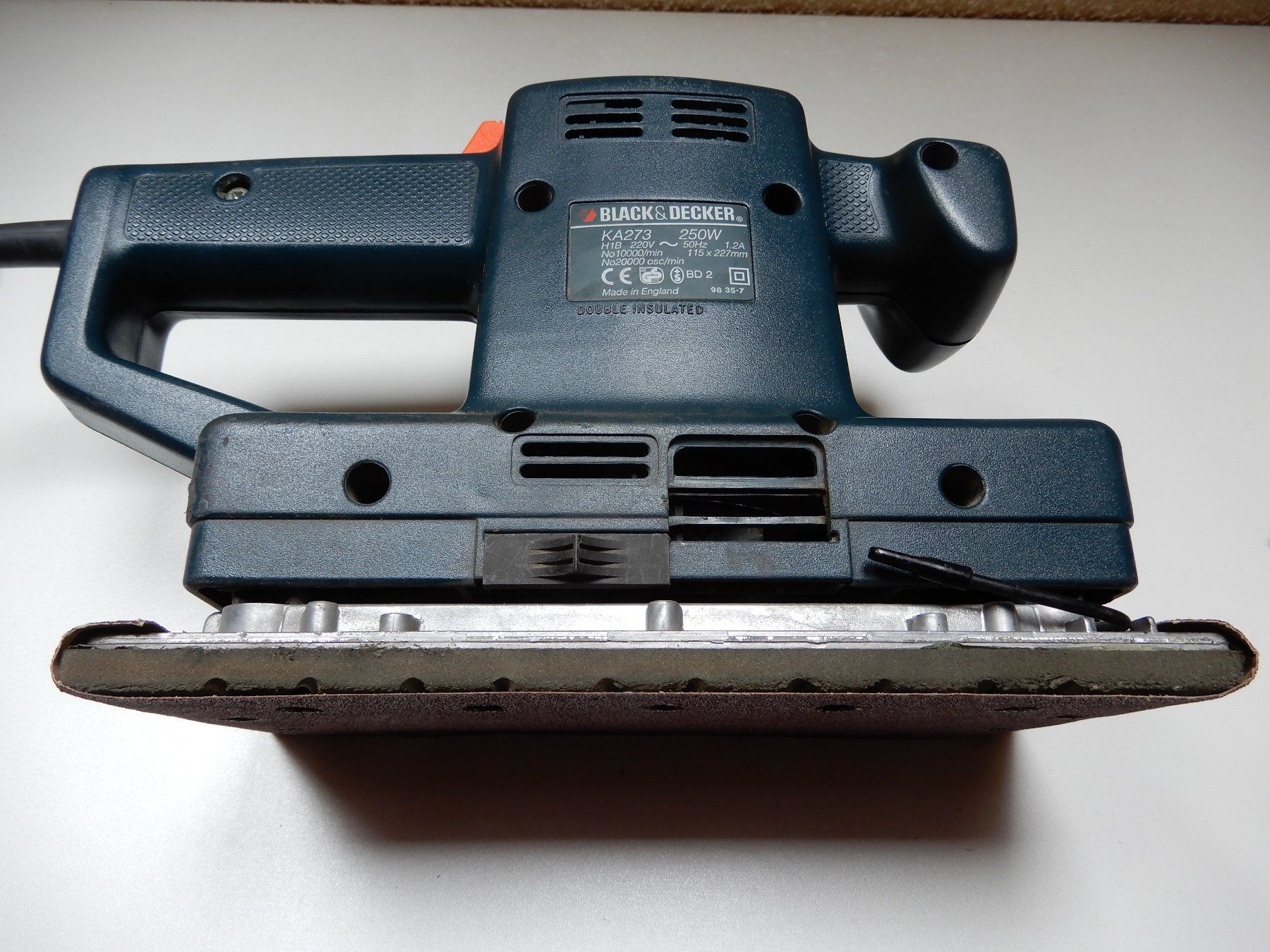 Schleifen & Polieren: Schwingschleifer - Black & Decker KA273 – Gebraucht aus Hochfelden von  2