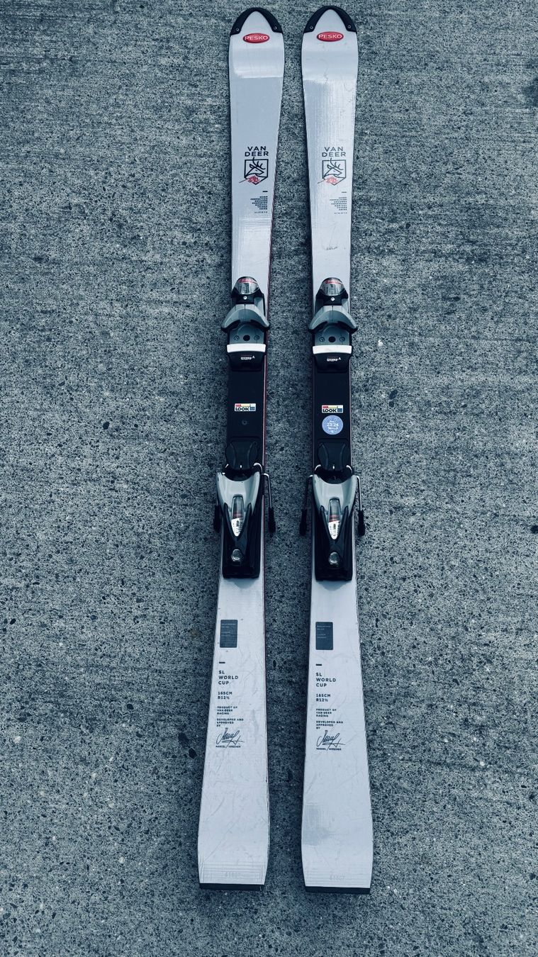 Skis: VAN DEER Slalom Ski – Gebraucht aus Chur von Marodian