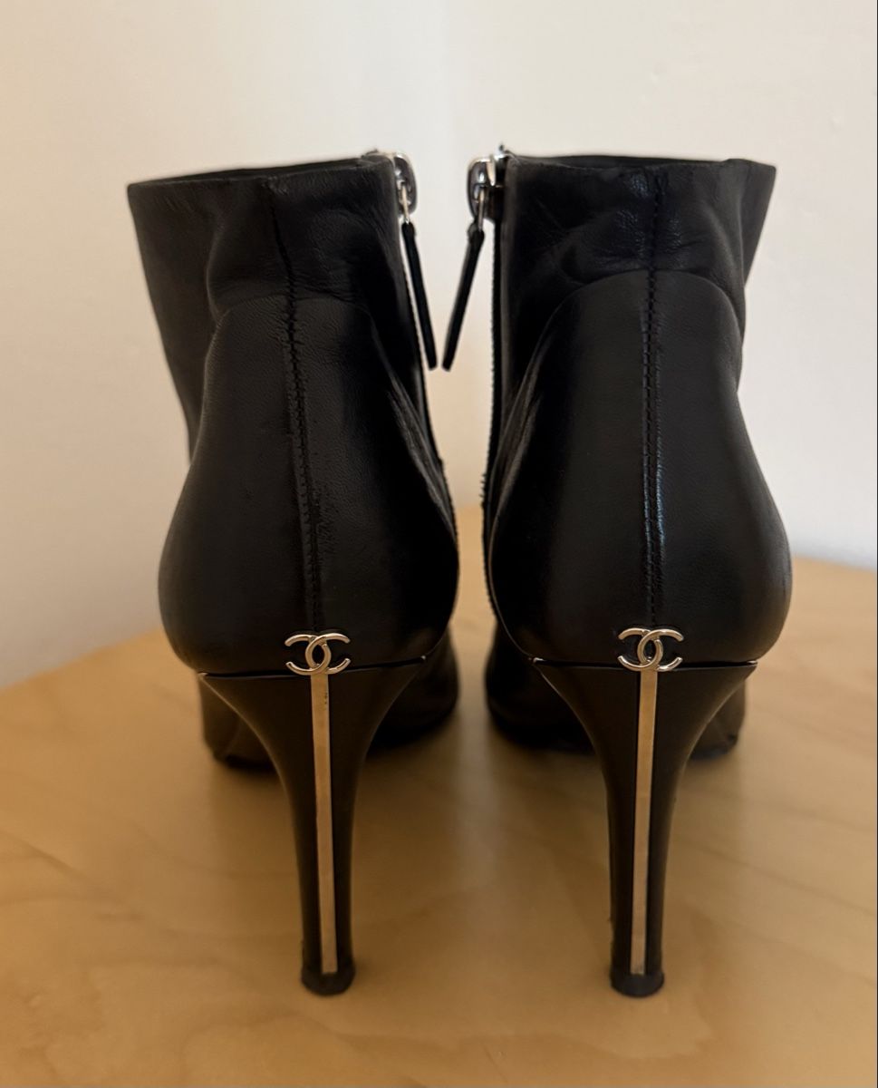 Chanel Scarpe da donna: Bottines CHANEL – Usato da Vésenaz venduto da NORA1325
