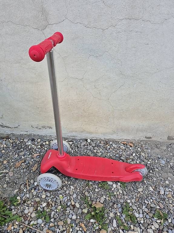Veicoli per bambini: Scooter Roller kinder kids – Usato da Basel venduto da jul_hr8h