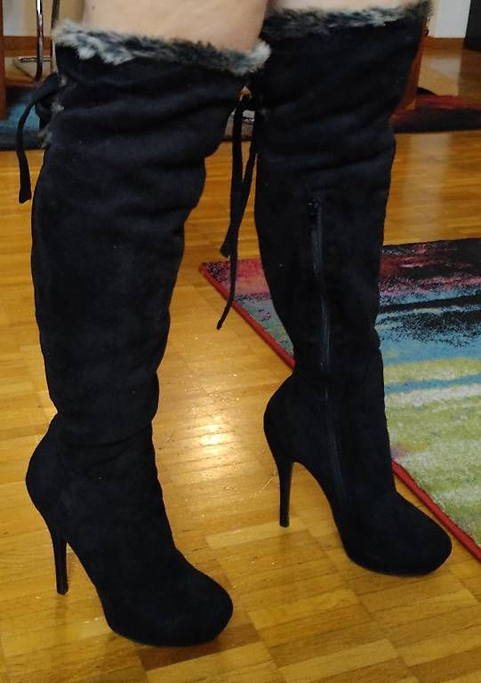 Scarpe da donna: schwarze Wildlederstiefel, Nummer 38 – Usato da Zürich venduto da Orkageta 1