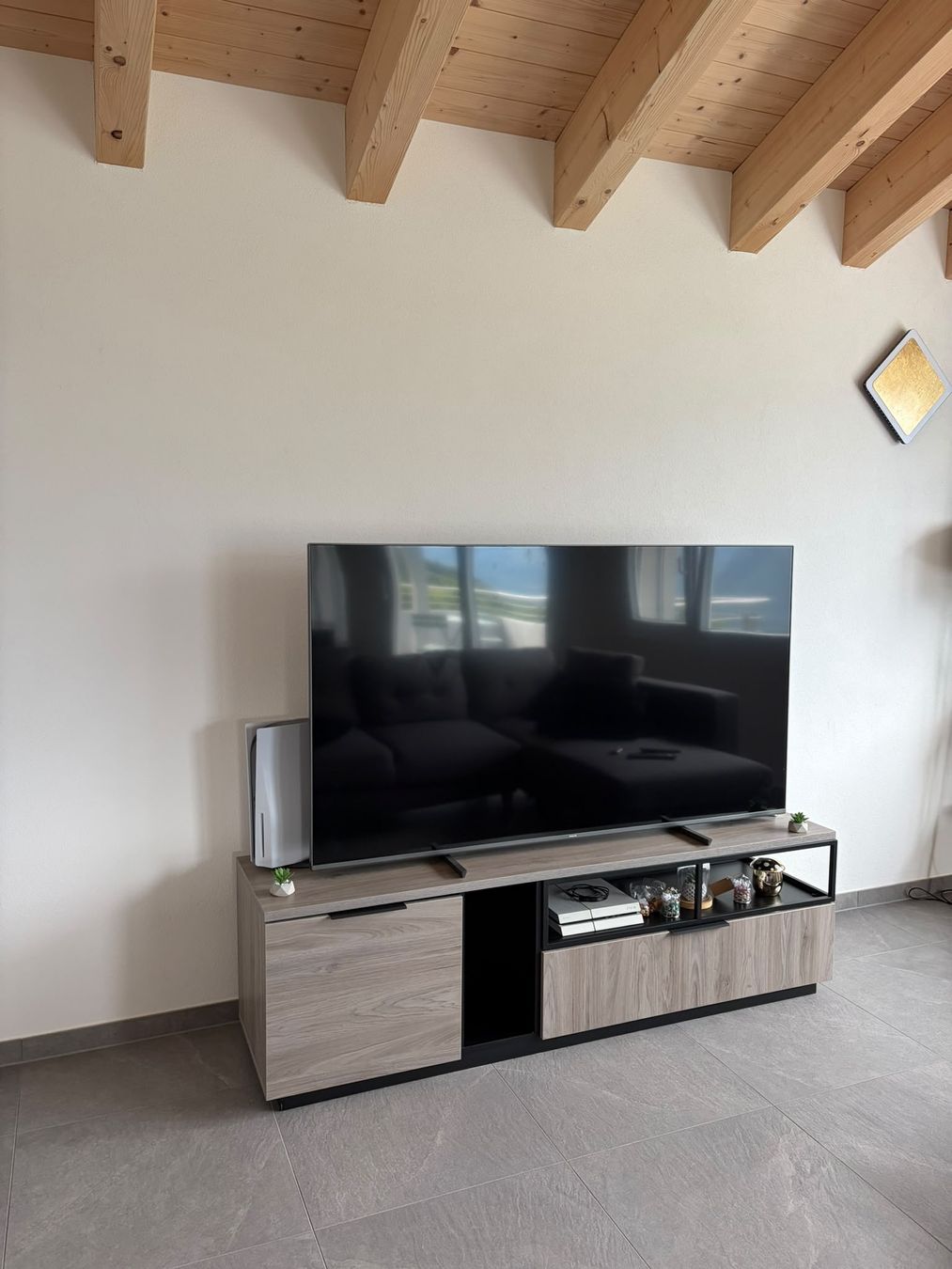 Conforama Mobili TV: Meuble Télévision  – Usato da Luc (Ayent) venduto da biiinchoou