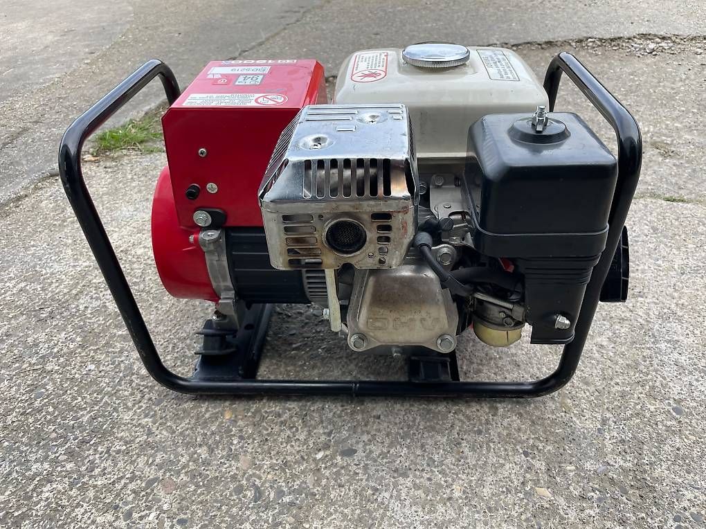Honda Generatori di corrente: Stromerzeuger Honda 1900 Watt – Usato da Buckten venduto da Spiesstcs 2