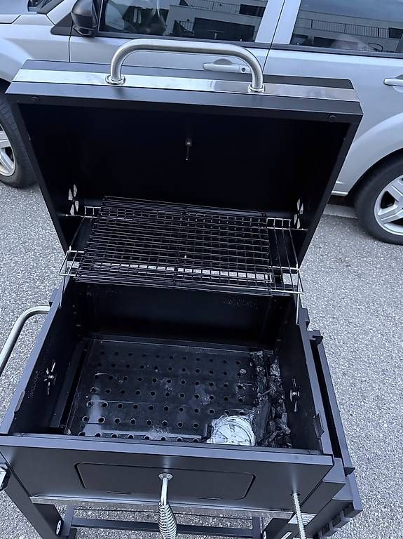 Grills: Grill – Gebraucht aus Trimbach von til_98s7