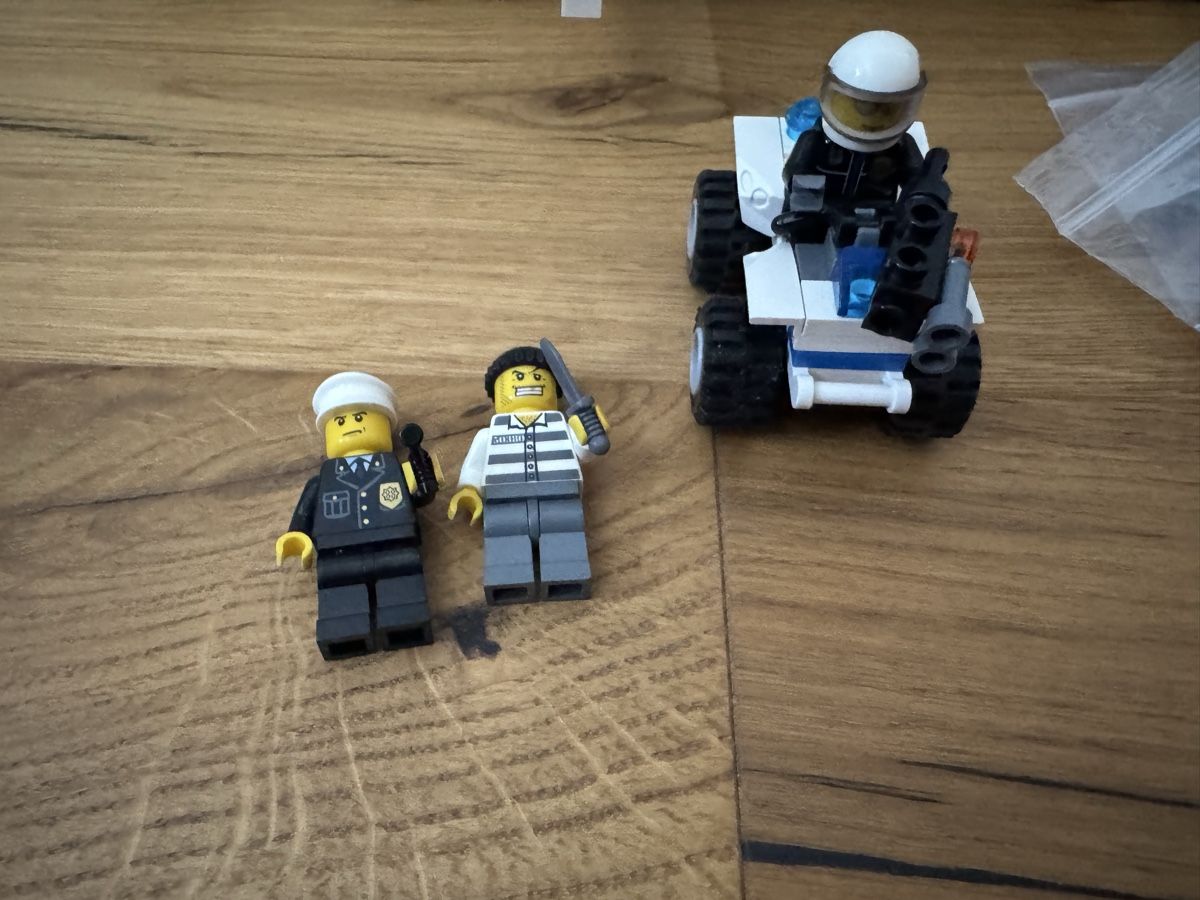 Lego Spielzeuge: Lego City - 7288 Mobile Police Unit – Gebraucht aus Rorschacherberg von LIAMTHEHERO 2