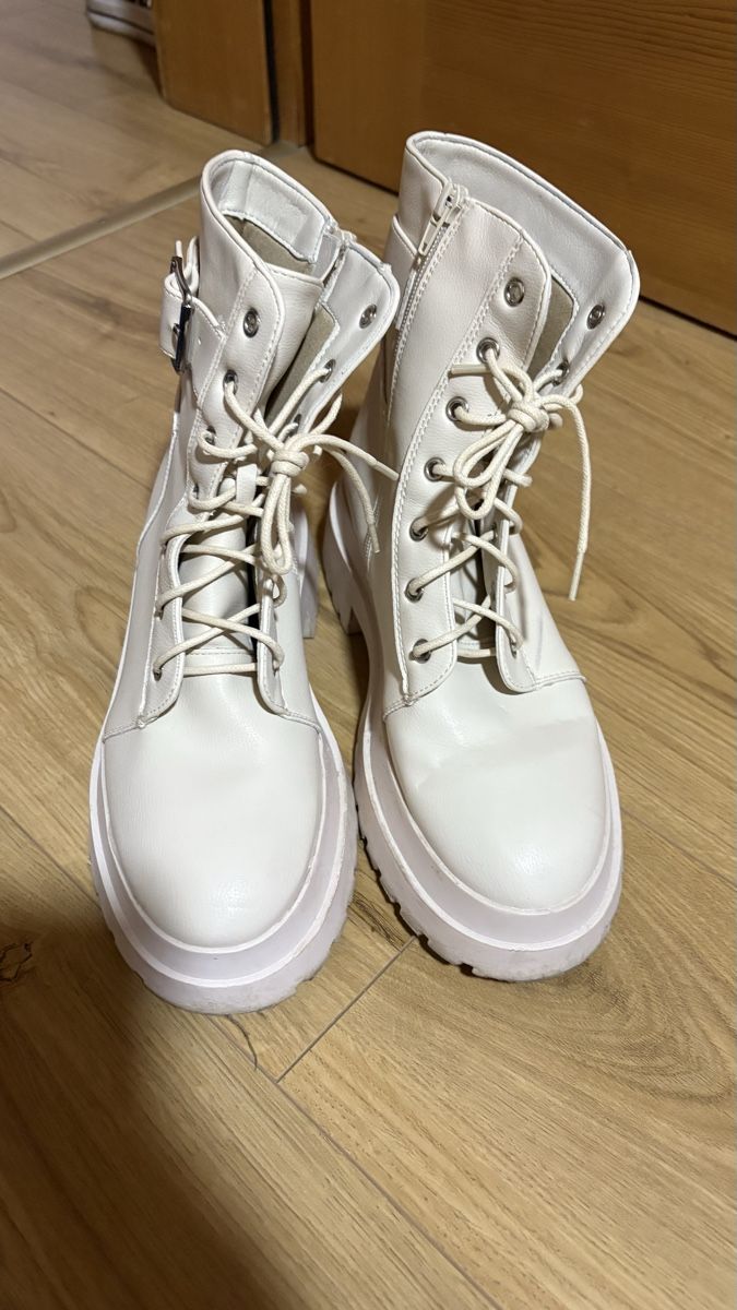 Chaussures femmes: Stiefel beige 41 – D'occasion à Bern par best.secondhand