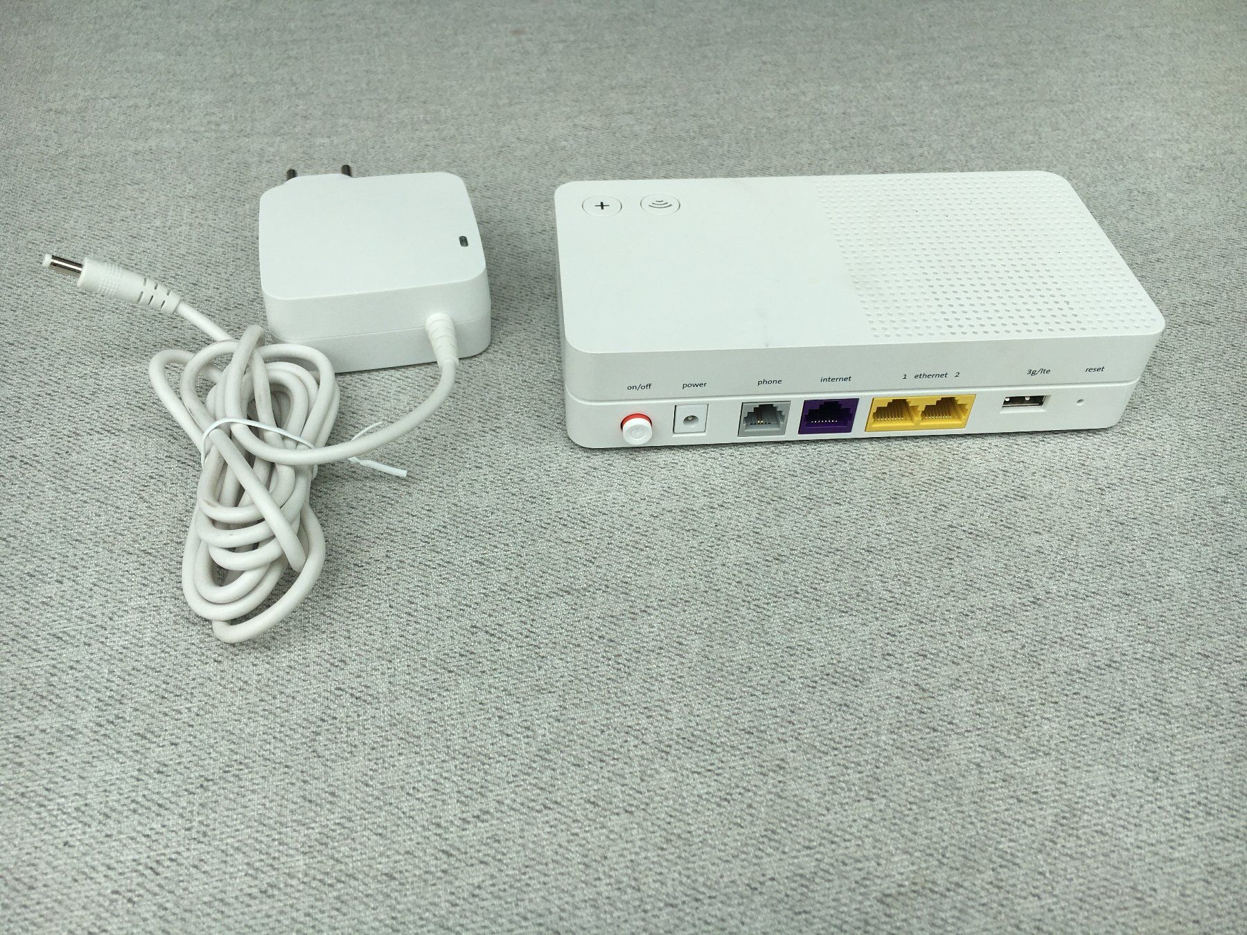Swisscom Modems & Router: Internet-Box light Swisscom Typ RTV 1900 VW, mit Netzadapter – Gebraucht aus Koblenz von