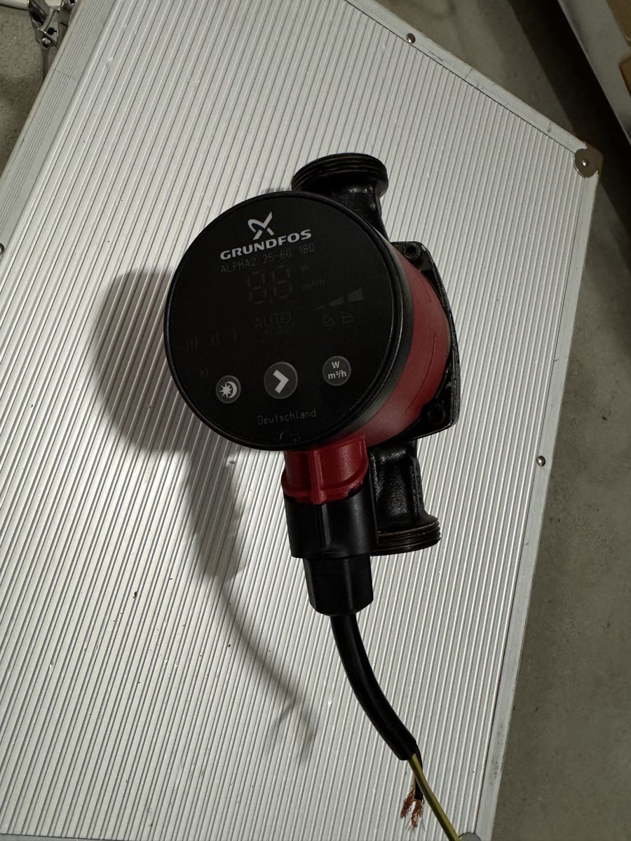 Grundfos Heizung: Umwälzpumpe Grundfos ALPHA2 D 25-60 180 – Gebraucht aus St. Gallen von ad103 1
