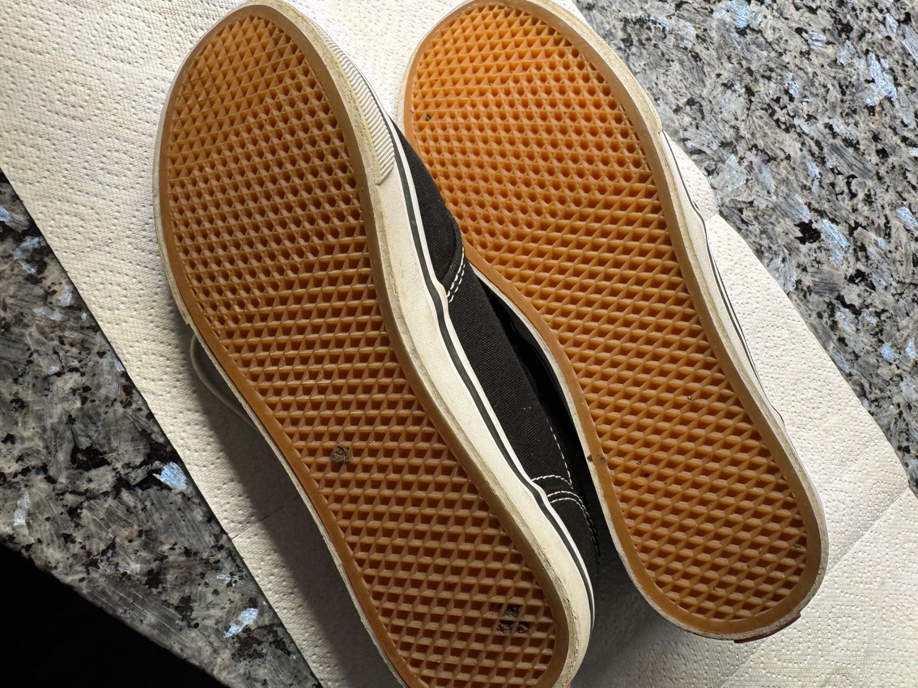 Vans Damenschuhe: Sneaker Vans Gr.37 – Gebraucht aus Bronschhofen von pgds 2