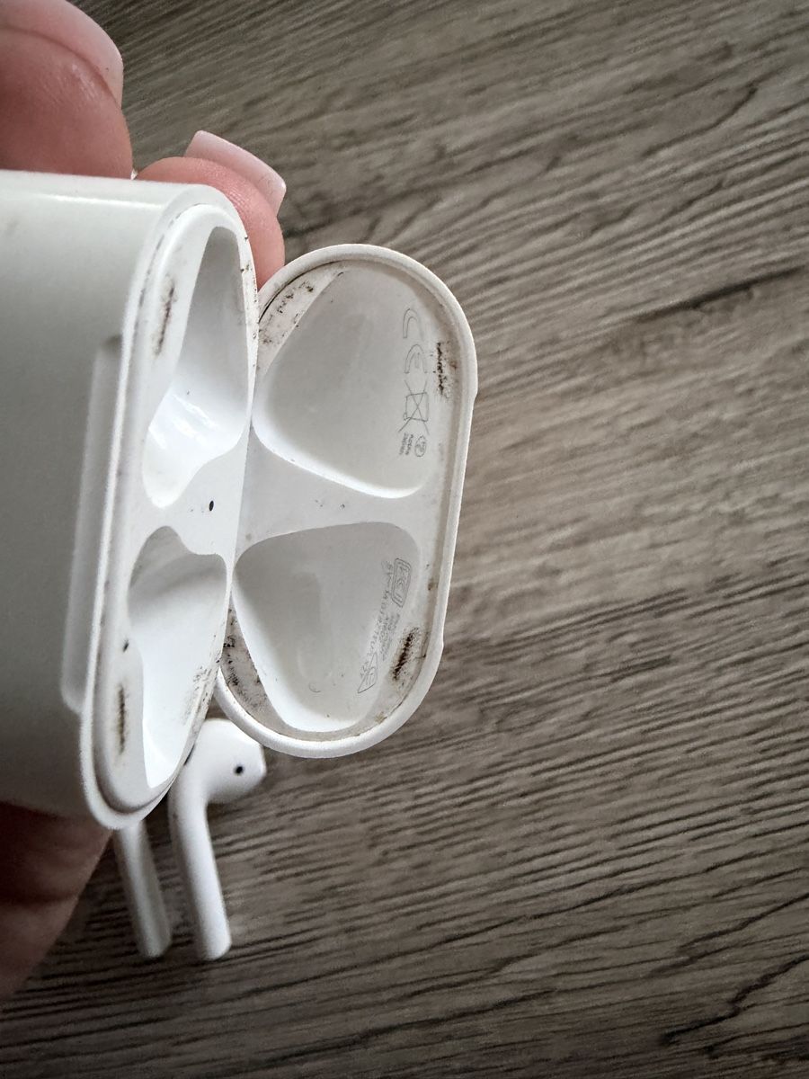 Apple Kopfhörer: Apple Airpods 2. Gen – Gebraucht aus Hallwil von Zoeizy 8
