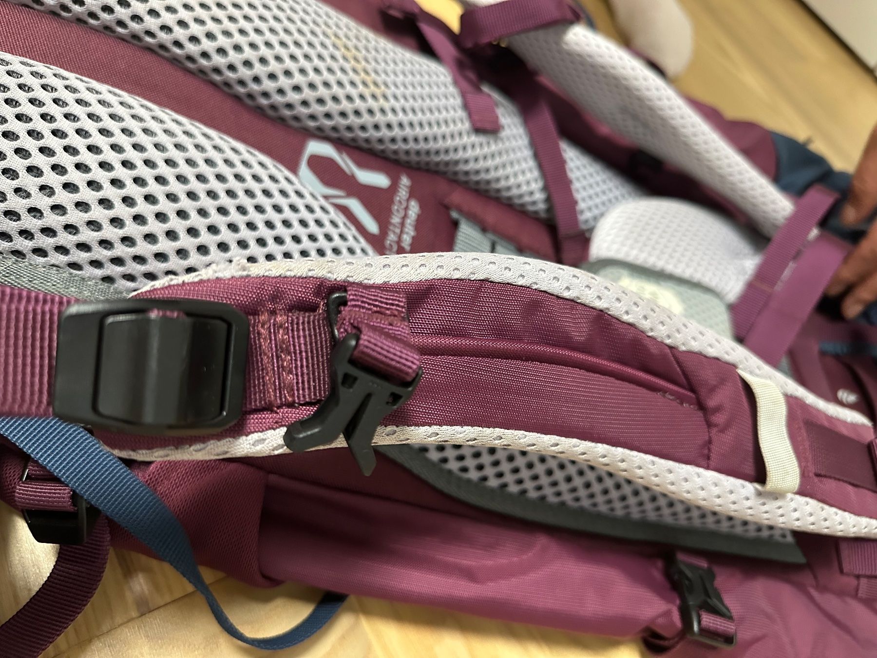 Deuter Zaini: Deuter Aicontact Lite 35+10 SL Rucksack – Usato da Zürich venduto da kuszi 2
