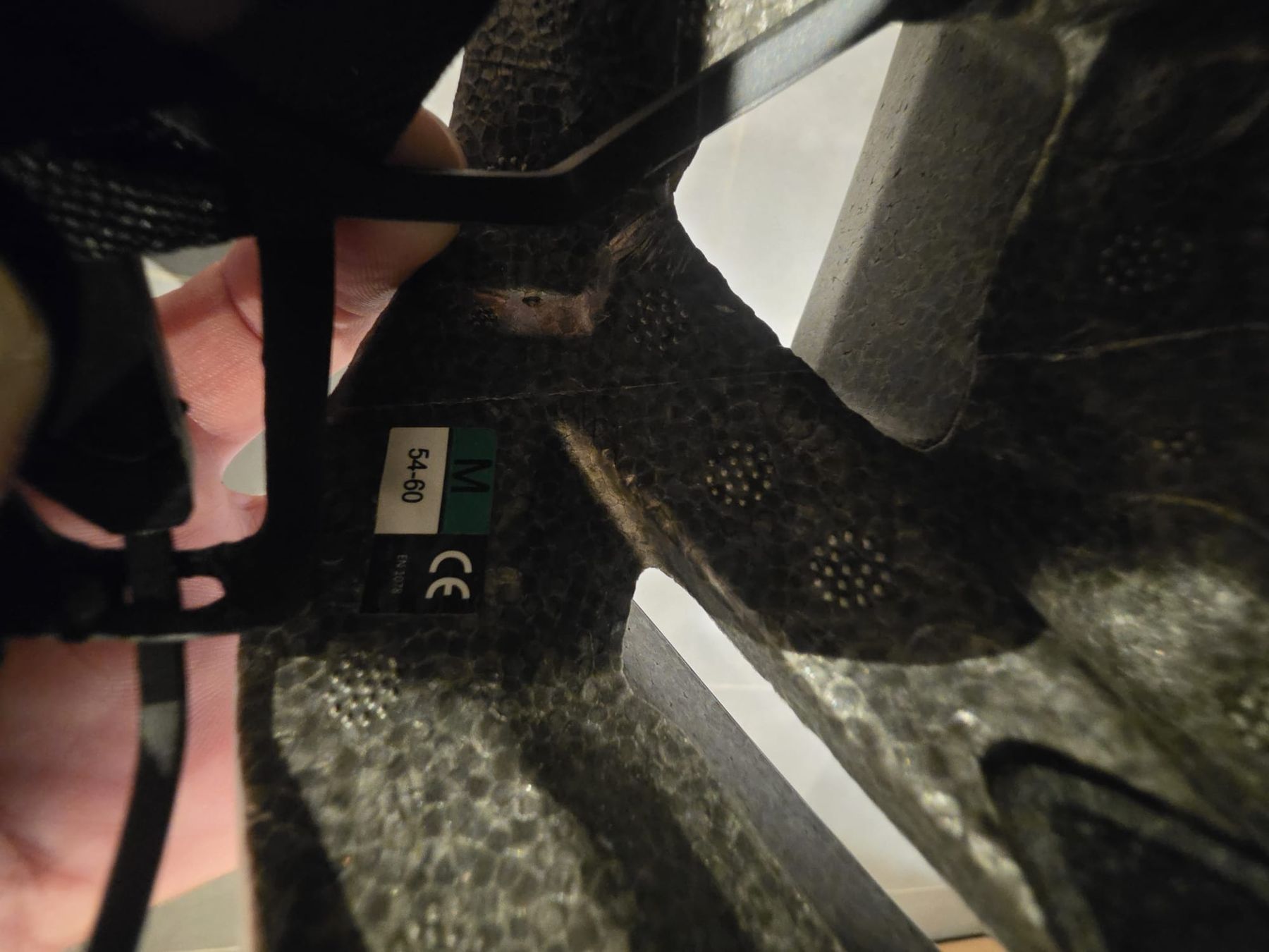 Abus Caschi: Fahrradhelm ABUS Grösse M 54-60 cm neuwertig – Usato da Azmoos venduto da ang_76bt 3