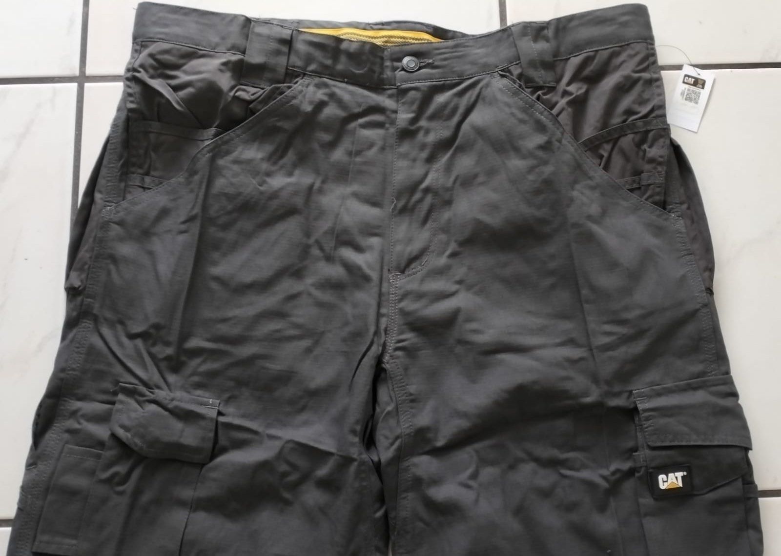 Caterpillar Pantaloni: CAT Arbeitsshorts W42 – Nuovo e nell'imballaggio originale da Dietikon venduto da Eylem79 2