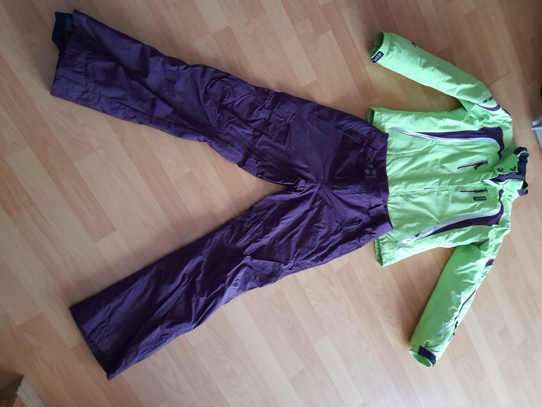 Peak Performance Completi & Tailleur: Skidress Gr. 40 ICE PEAK – Usato da Steffisburg venduto da melaniealb
