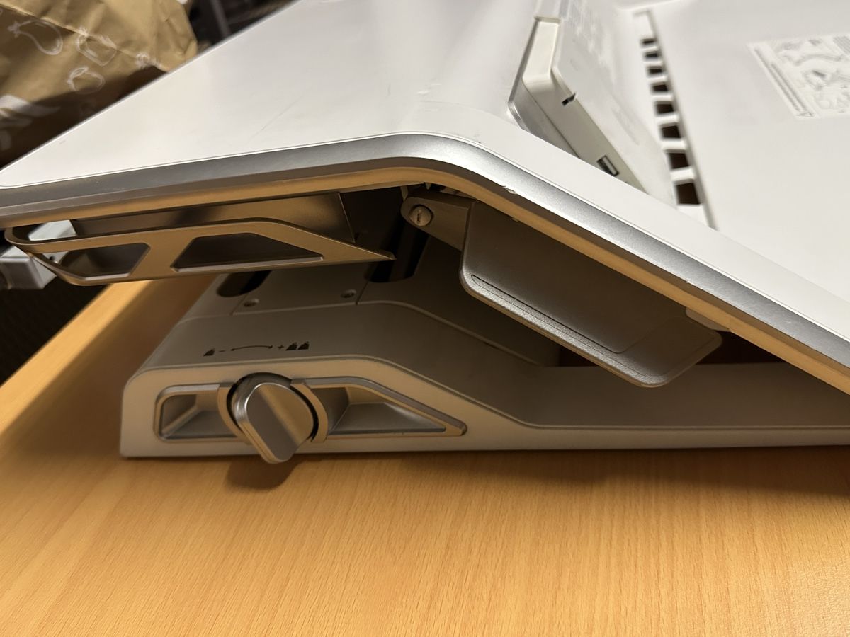 Fellowes Scrivanie: Fellowes Lotus DX Sit-Stand-Workstation / Office Stehpult – Usato da spreitenbach venduto da allyouneed24 1