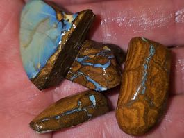 Australischer Boulder Opal Rohsteine