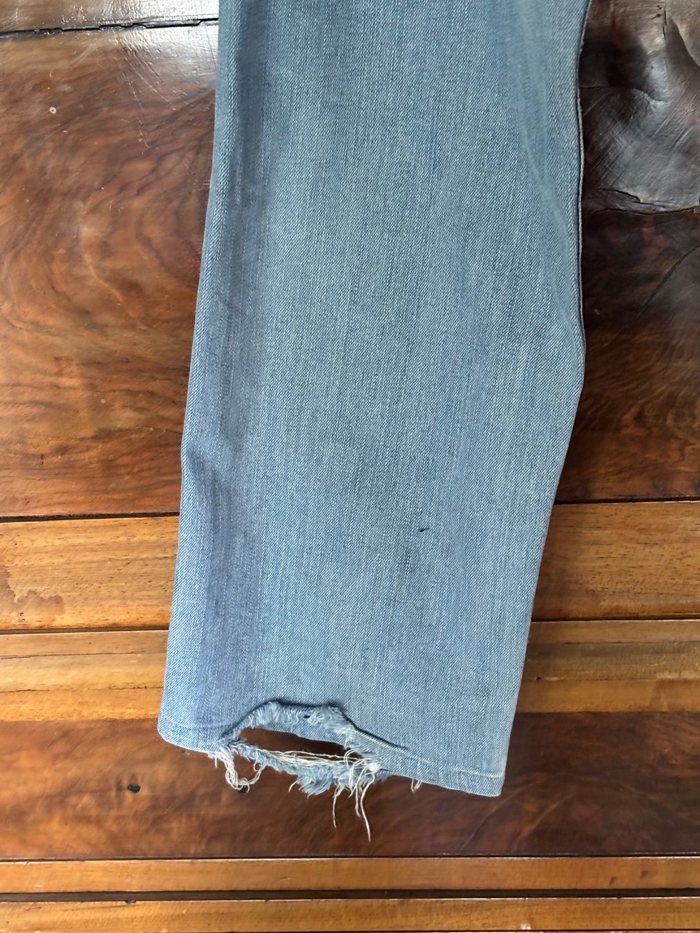 Levi's Jeans: Jeans bleu clair Levi's – Usato da Grand-Lancy venduto da hip_2rbd 2