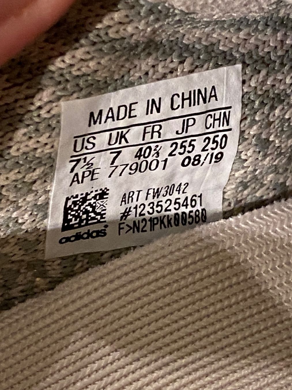 Adidas Scarpe da uomo: ADIDAS YEEZY BOOST – Nuovo (secondo la descrizione) da pully venduto da asi_w6gl 3