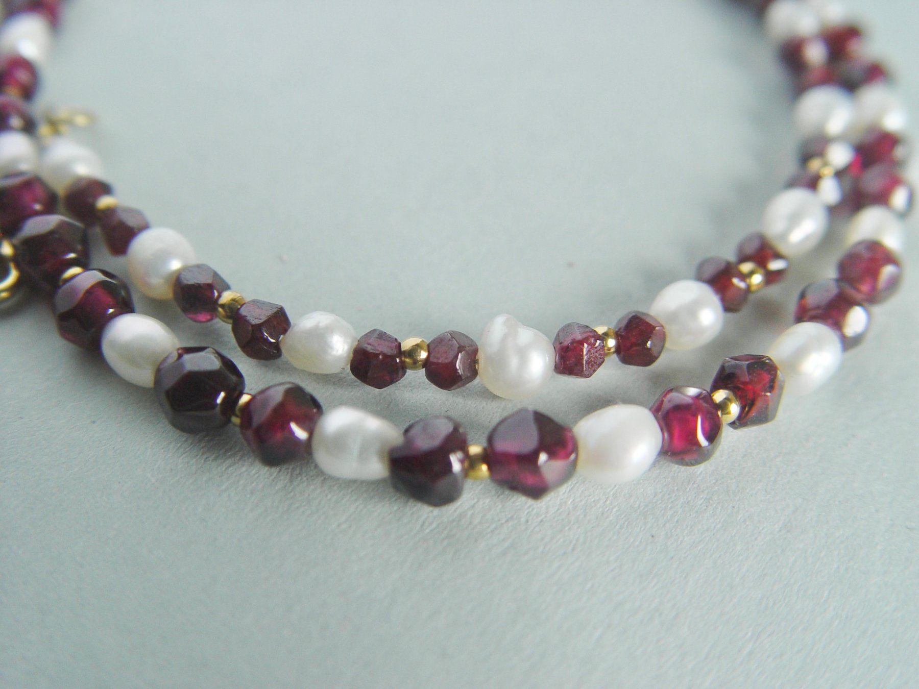Catenine: Kette Granat mit Perlen – Nuovo (secondo la descrizione) da Henggart venduto da elsternwerk