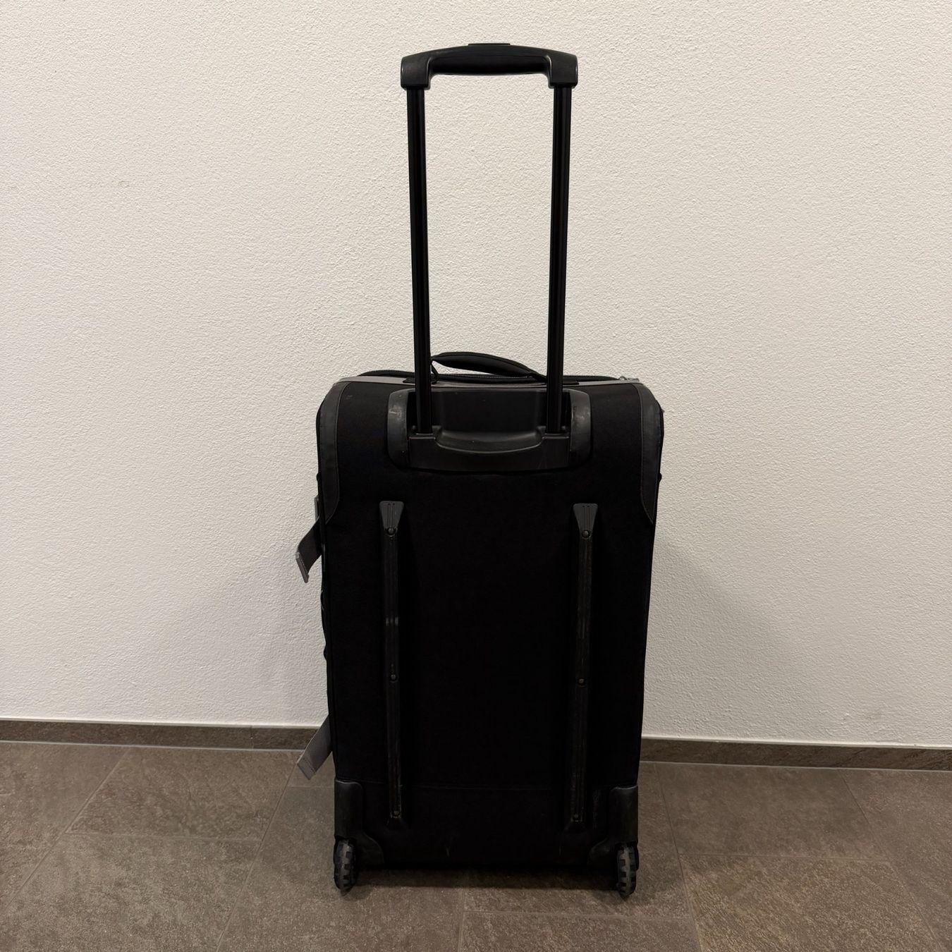 Oakley Valigie: Oakley Reisetasche 65 cm mit Rollen schwarz – Usato da Balzers venduto da dassandro 1