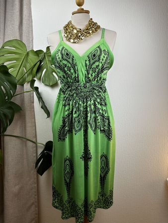 Robe d'été verte à motif cachemire taille M 40