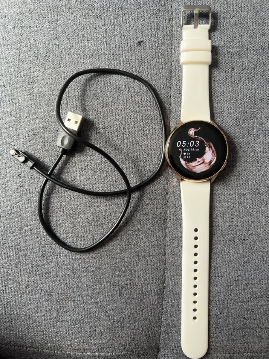 Smartwatch: Montre connectée  – Nuovo (secondo la descrizione) da Courroux venduto da mar_82gk