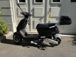 Vespino 7i 25 km/h Schwarz Matt | Topcase | 1300 km