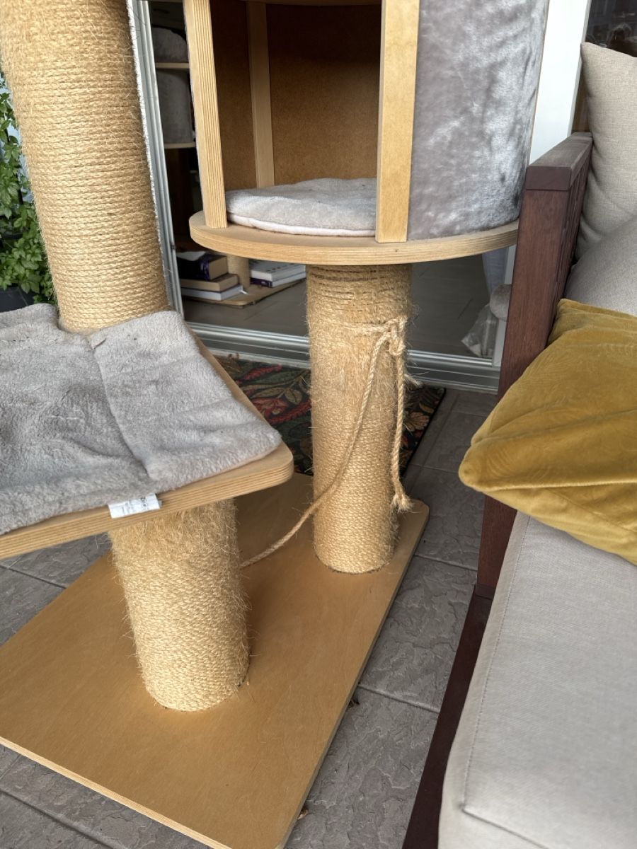 Tiragraffi: Katzenbaum 120cm hoch  – Usato da Zürich venduto da wue_7zcq 1