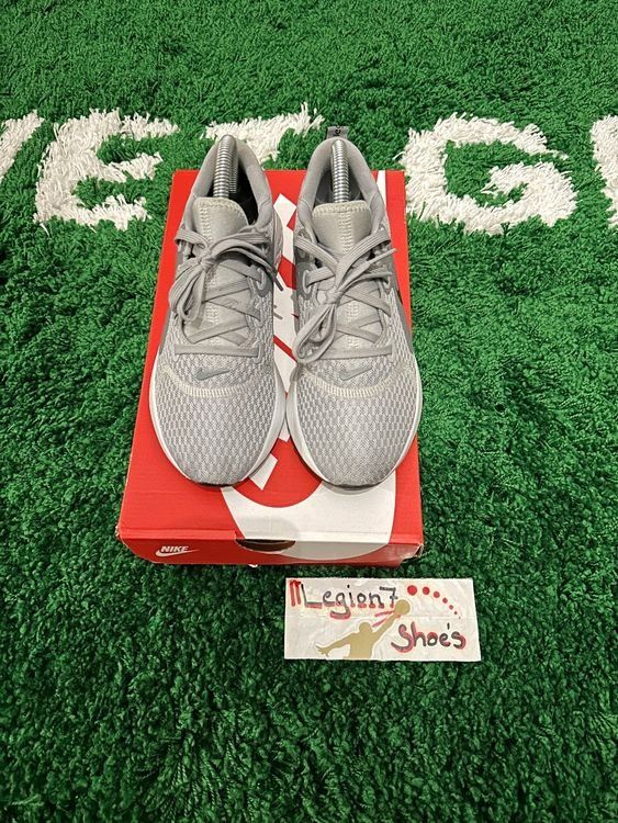 Nike Herrenschuhe: NIKE LEGEND REACT - WOLF GREY/EU37,5 – Gebraucht aus Bassersdorf von golden_sun 1