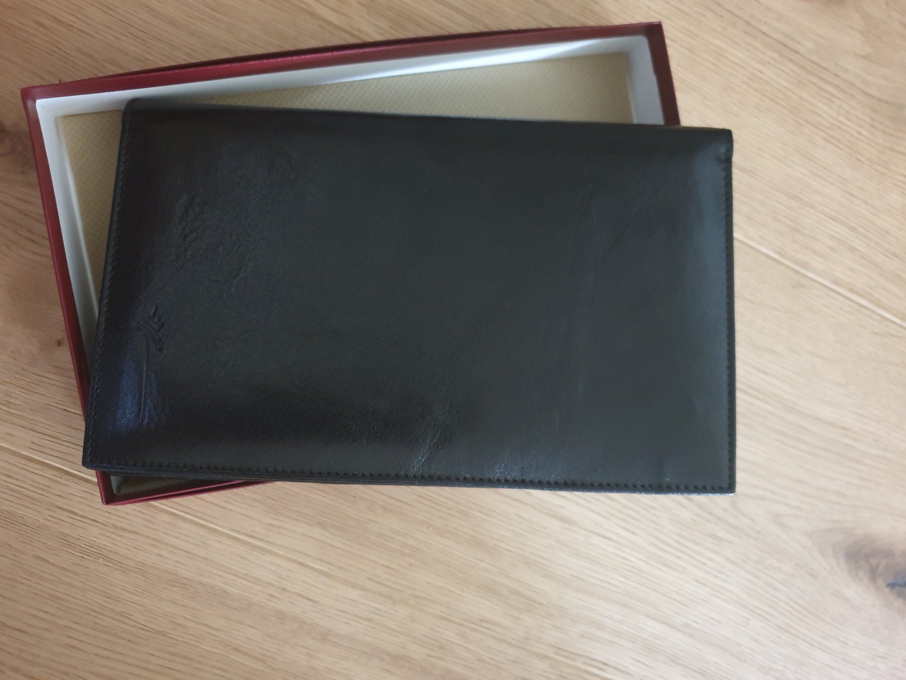 Altro in  Abbigliamento & Accessori: Visitenkartenetui aus Leder – Nuovo (secondo la descrizione) da Wolhusen venduto da bryman