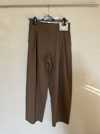 UNIQLO Airsm Damenhose braun Grösse L neu mit Etikett