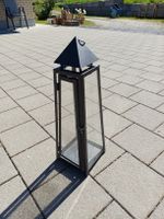 Grosse Laterne für den Garten, Metall und Glas.