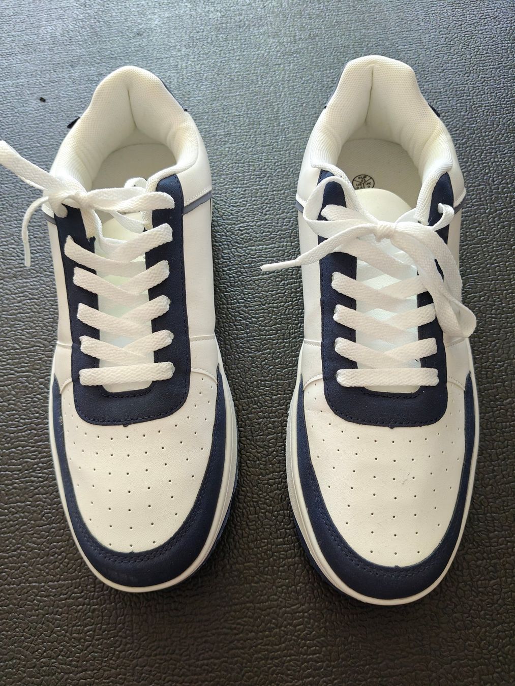 Scarpe da uomo: Sneaker weiss-blau Grösse 43 neu – Nuovo (secondo la descrizione) da Basel venduto da jos_2z5q 2