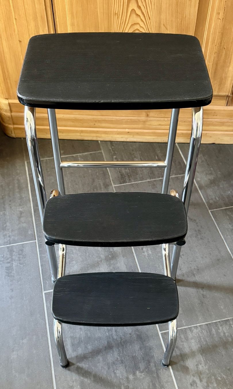 Hocker: Alter Dreitritt Tritthocker Trittleiter 60er-Jahre – Gebraucht aus Rothrist von Luckywinner