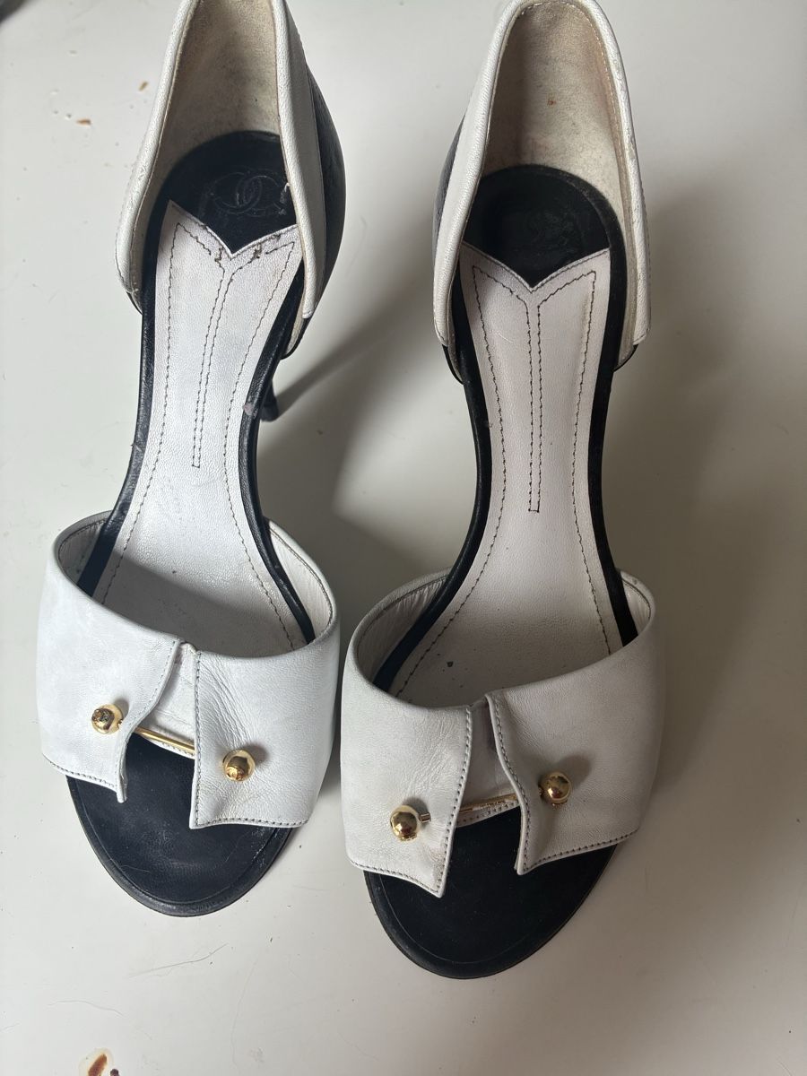 Chanel Scarpe da donna: Escarpins Chanel – Usato da Granges-Paccot venduto da keopskephrem