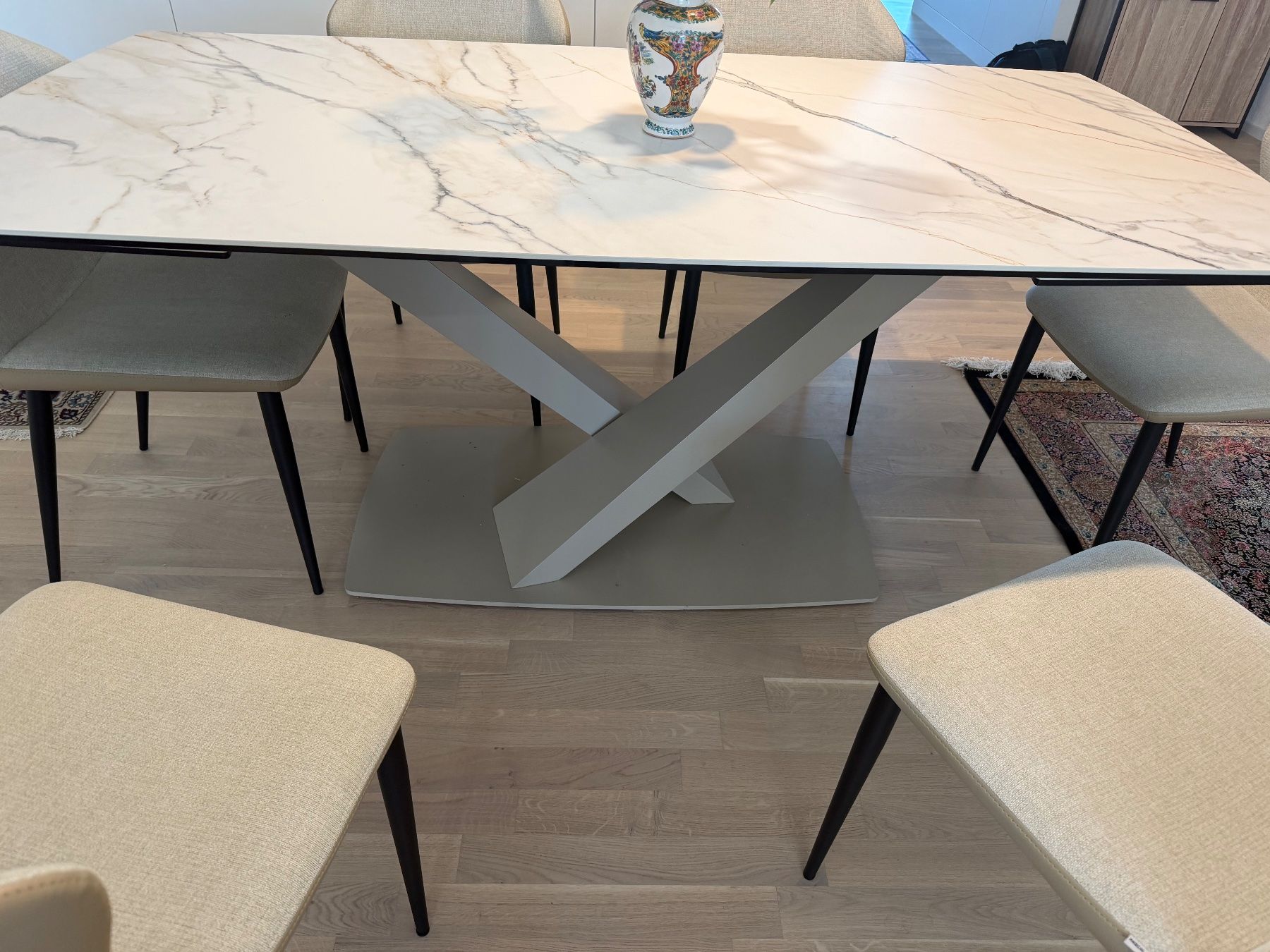 Tische: Esstisch mit 6 Stühlen – Gebraucht aus Au ZH von Nim_8957 4